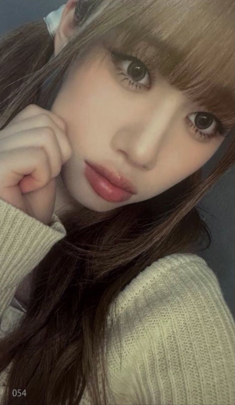 054
